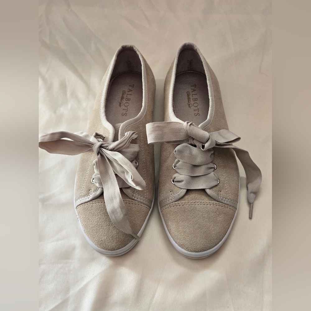 Talbots TAJA 2 Sneakers NWT Women's Size 7.5 Biscuit Leather Upper Satin Lining